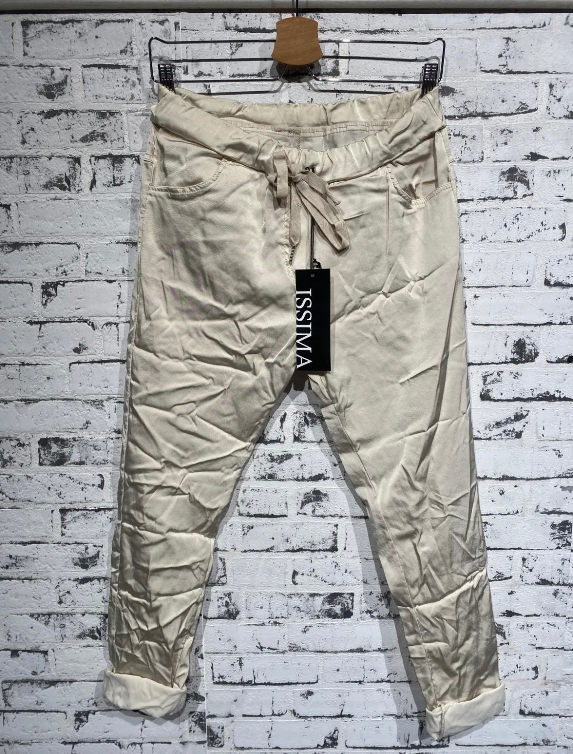 A:Issima Shiny Jogpant Hose